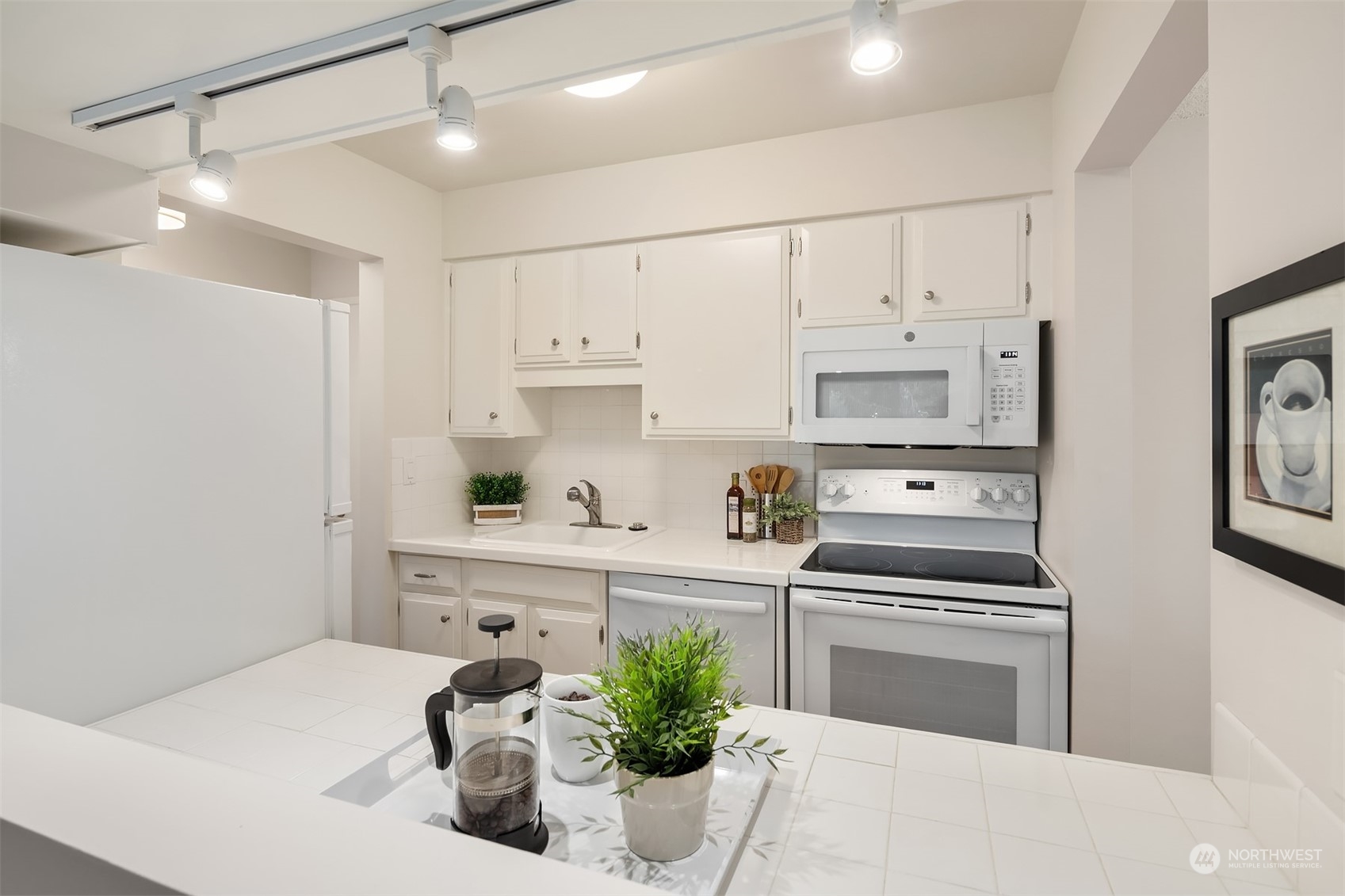 550 Elm Way Unit: 409