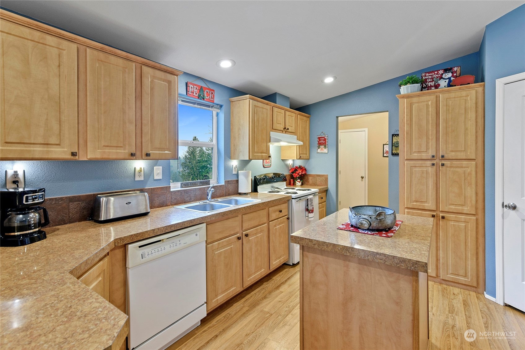 111 NW Beaver Ridge Lane