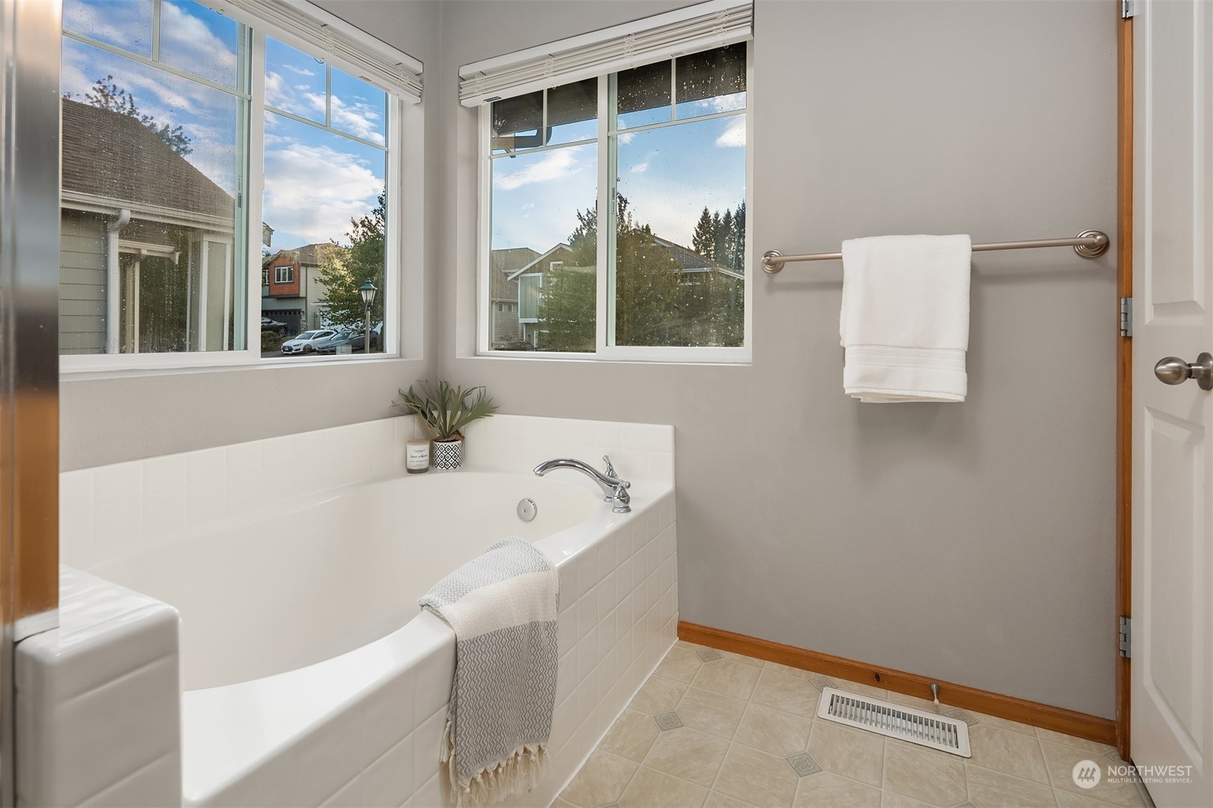 18375 Mt Townsend Drive NE