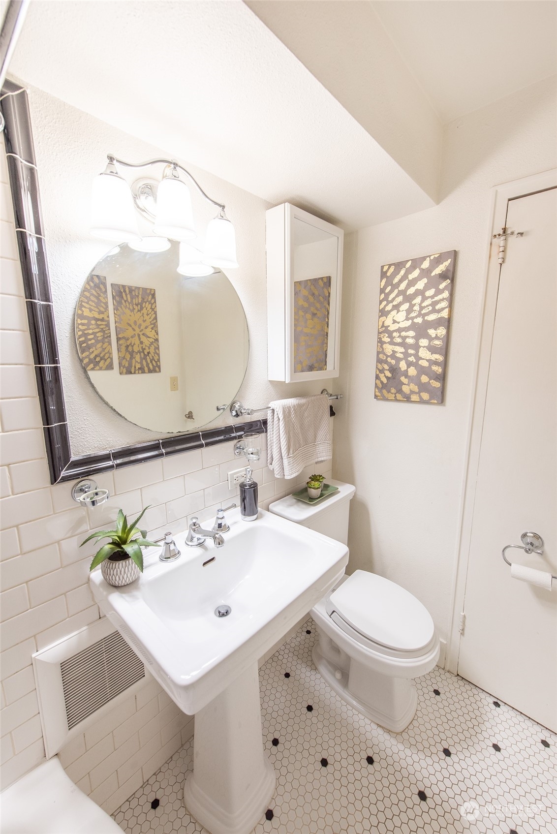 1105 Spring Street Unit: 804