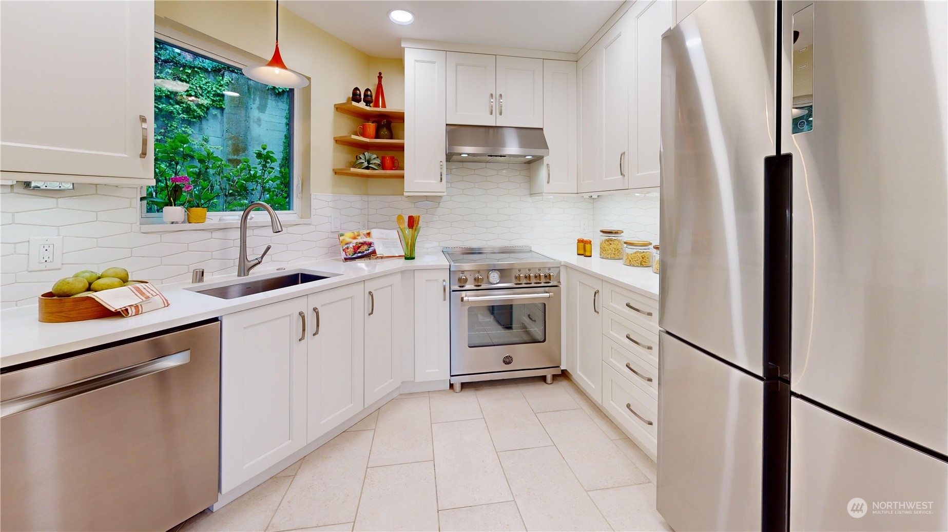 216 Aloha Street #103
