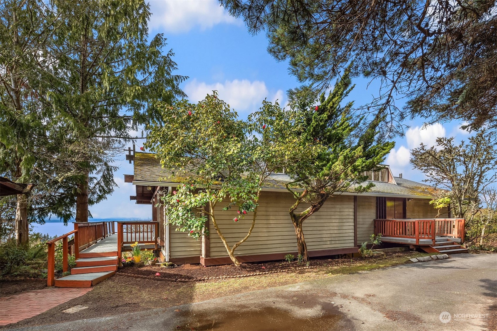 7405 172nd Street SW