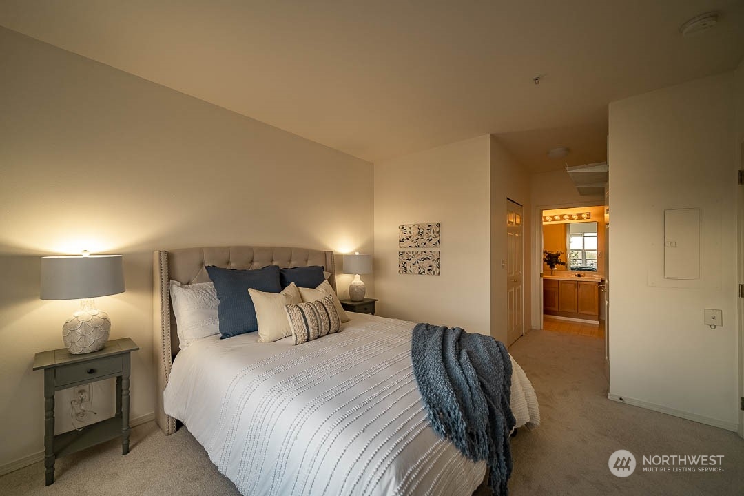 3221 SW Avalon Way ##404