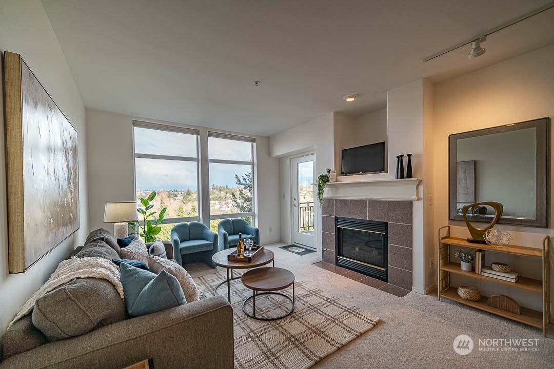 3221 SW Avalon Way ##404