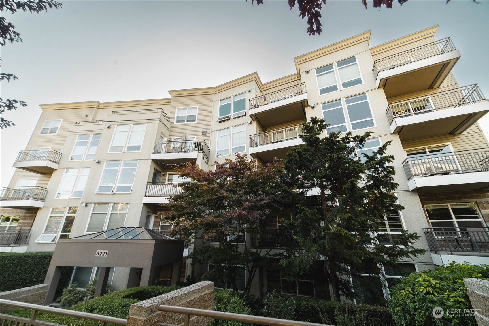 3221 SW Avalon Way ##404