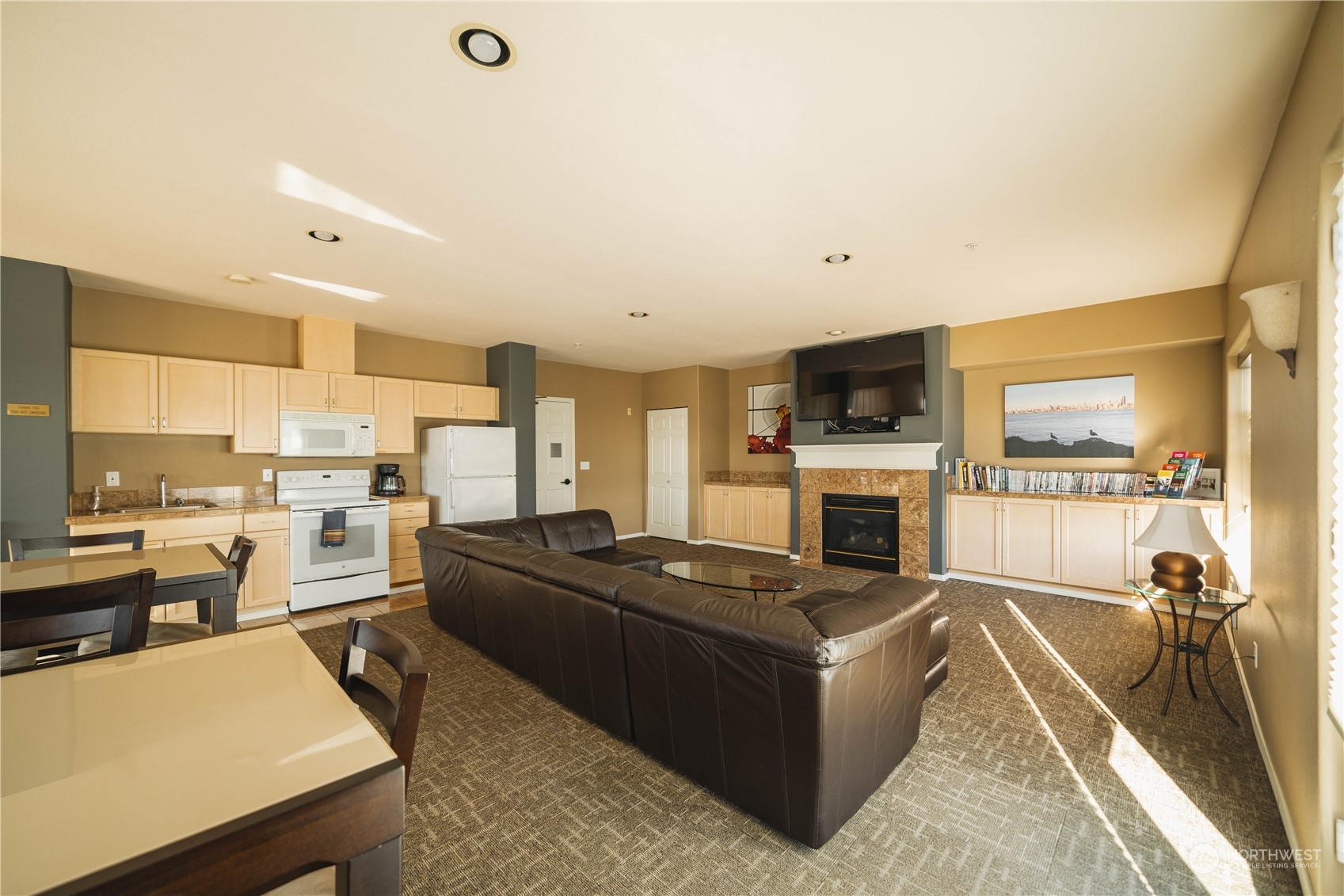 3221 SW Avalon Way ##404