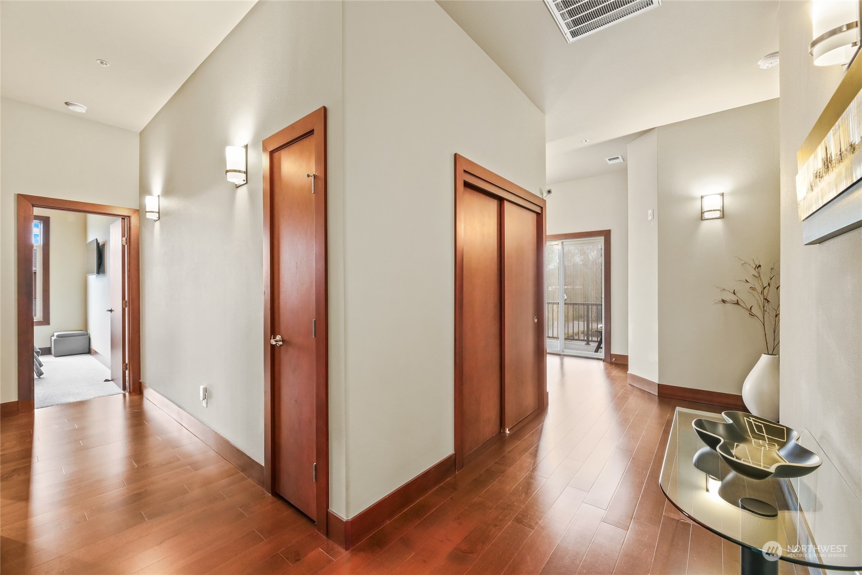 4005 NE 3rd Place #3E