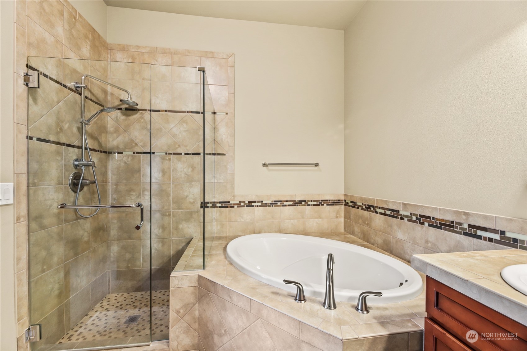 4005 NE 3rd Place #3E