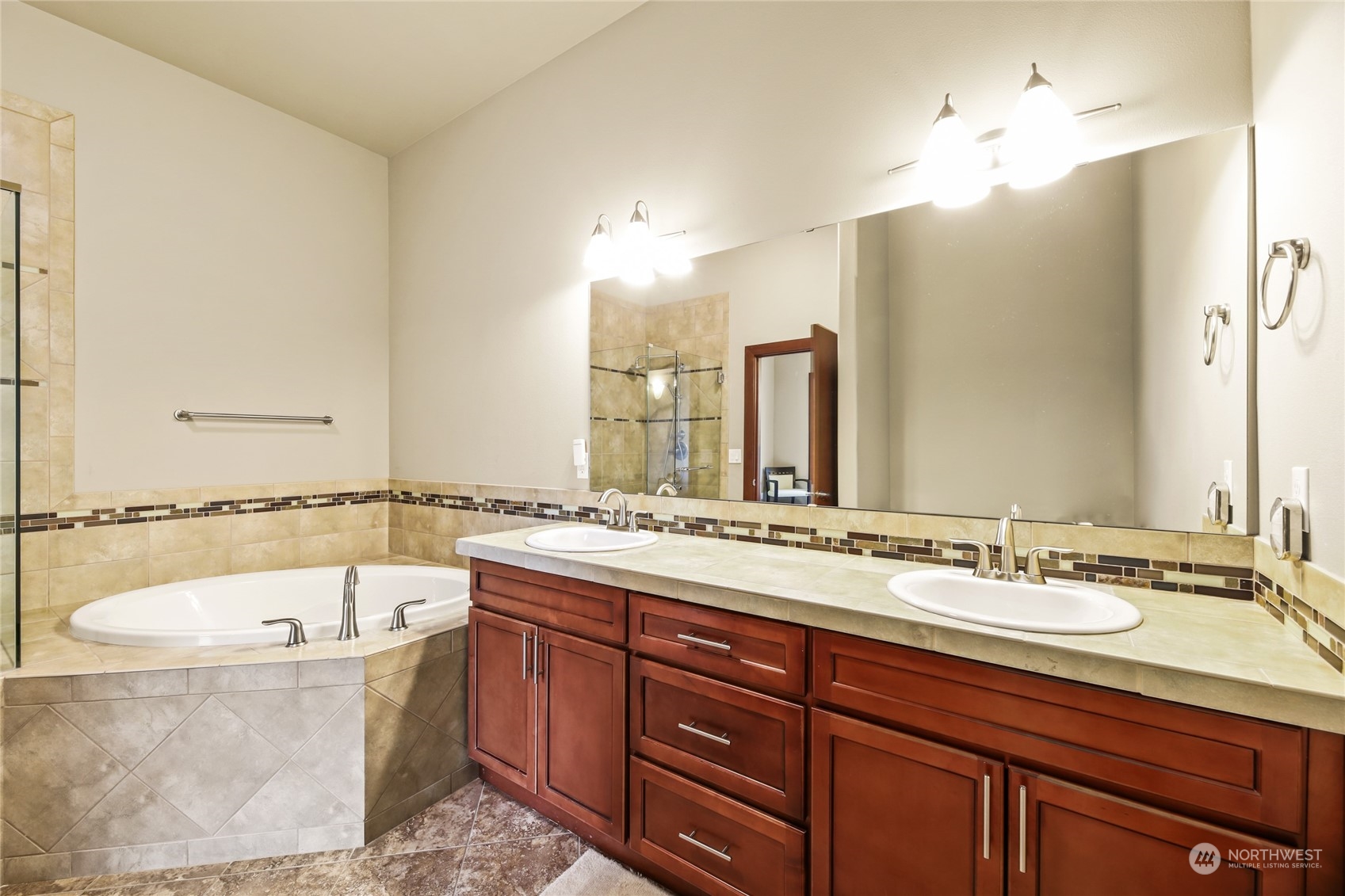 4005 NE 3rd Place #3E