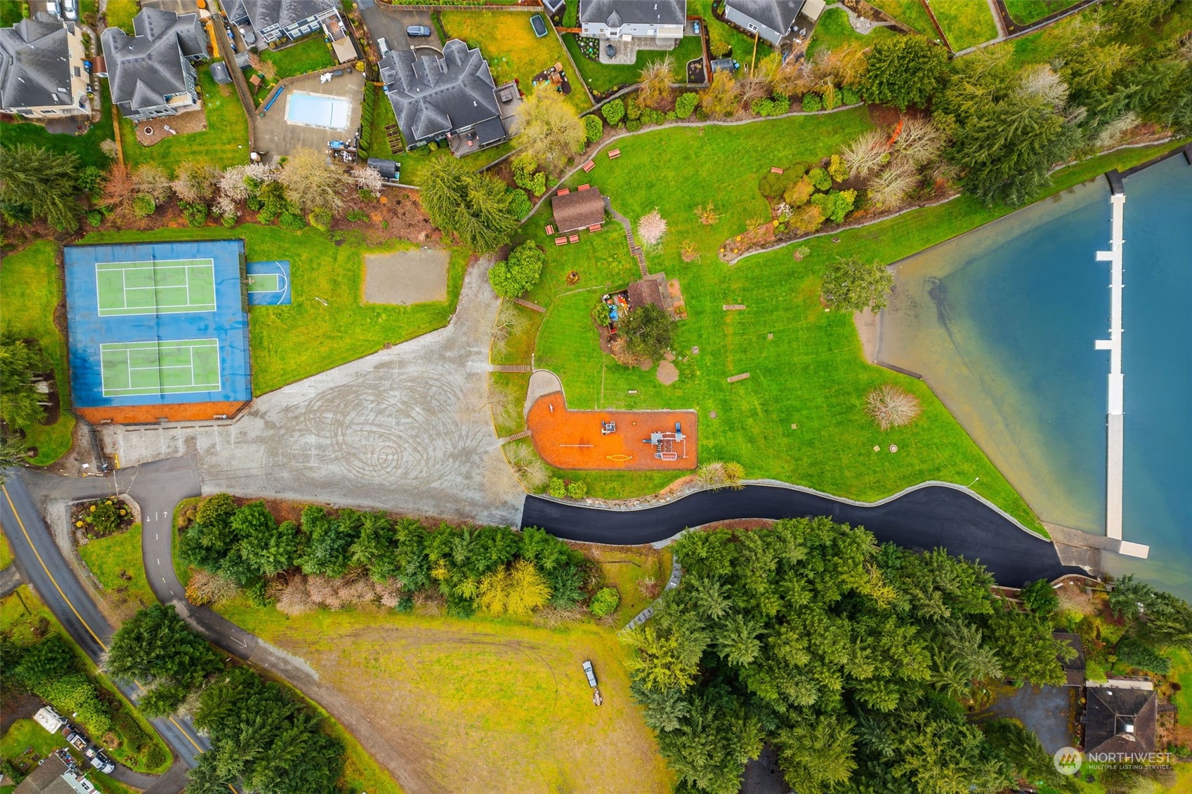 4739 Lakeridge Drive E