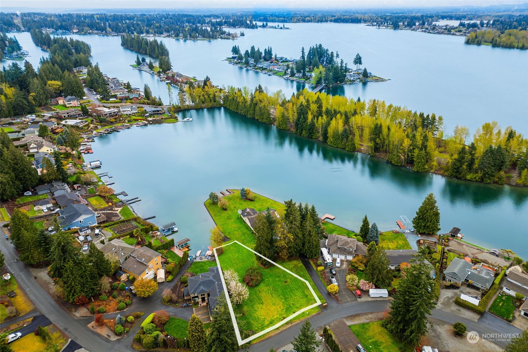 4739 Lakeridge Drive E