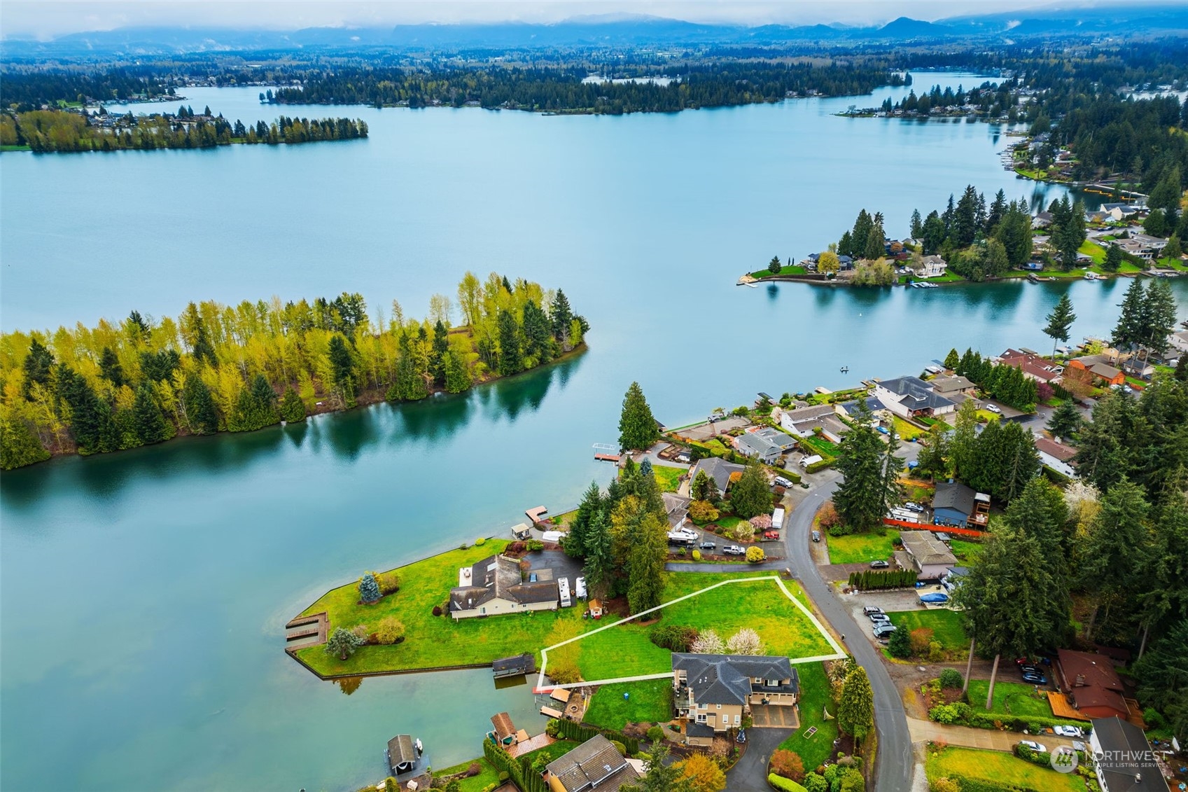 4739 Lakeridge Drive E