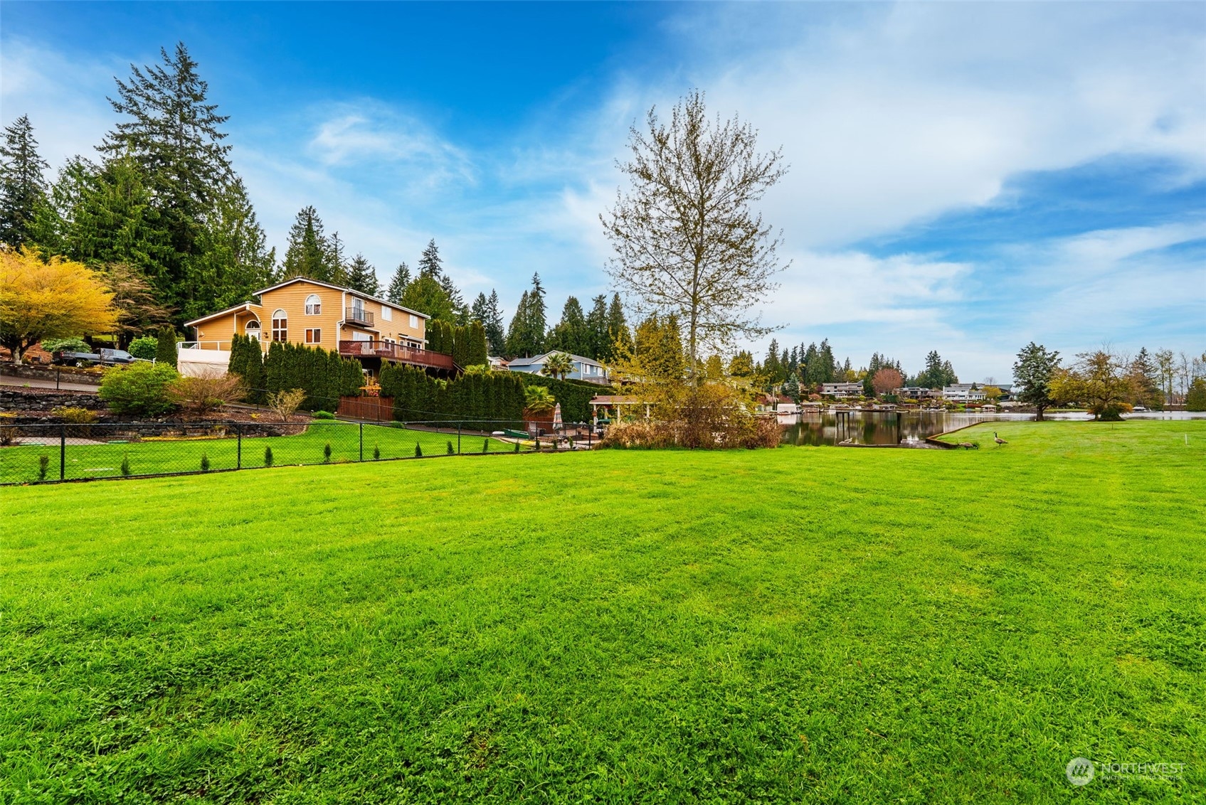 4739 Lakeridge Drive E