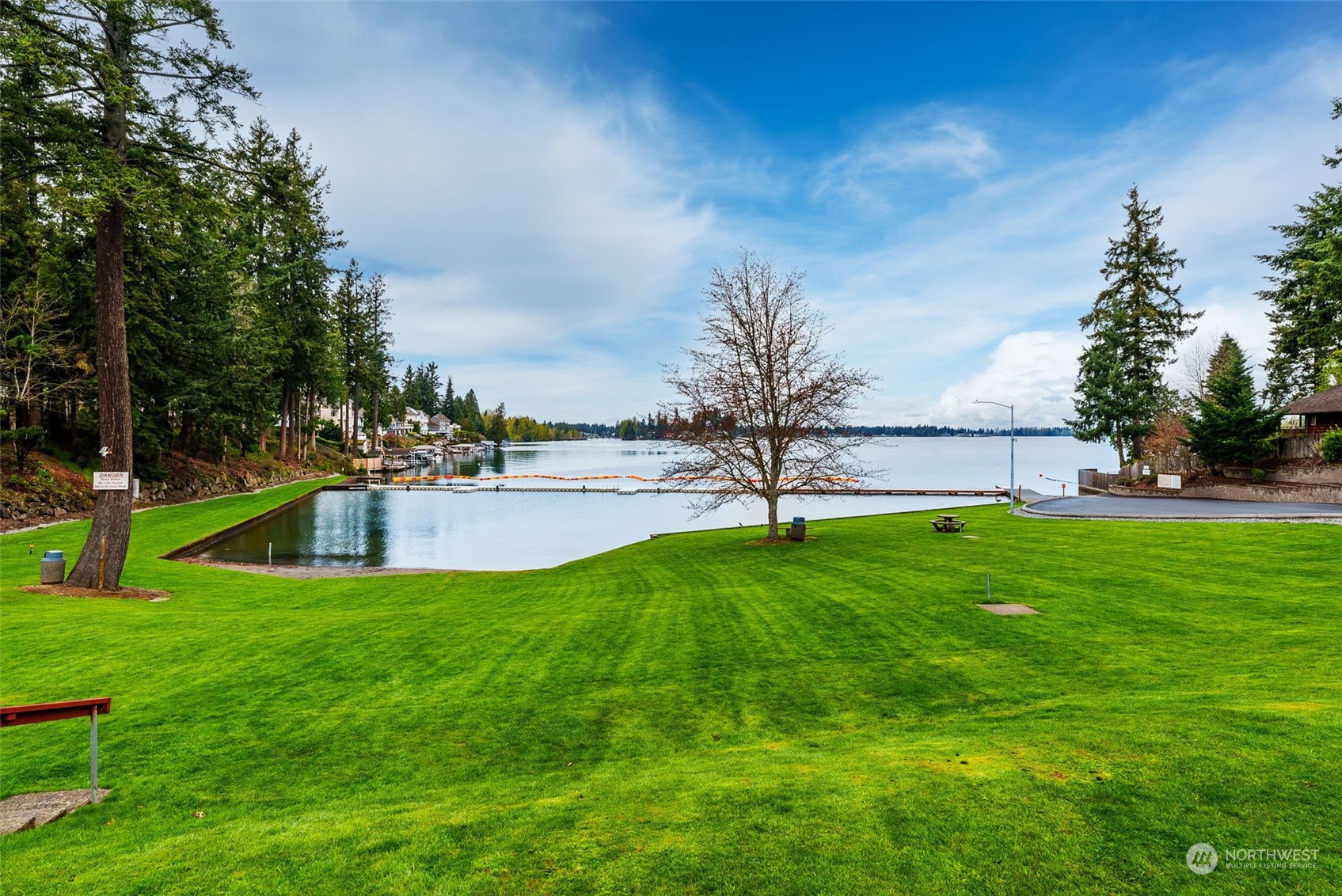 4739 Lakeridge Drive E