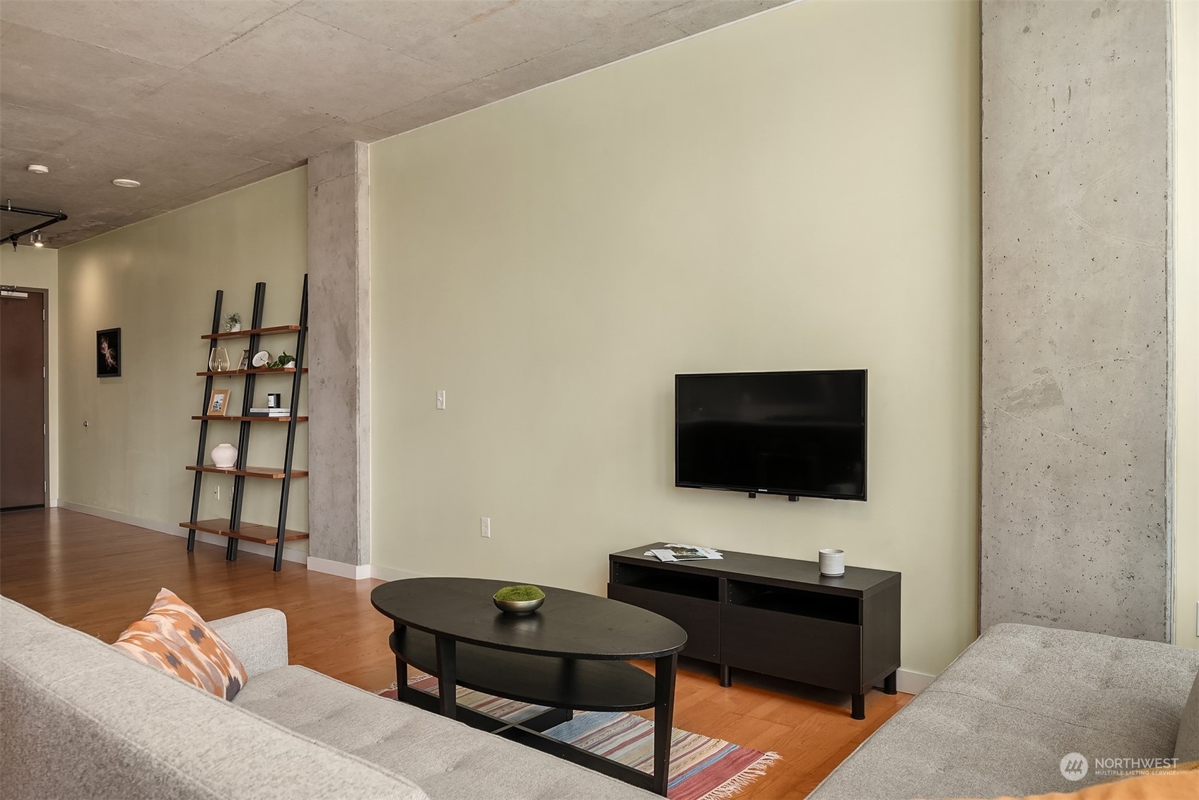 2720 3rd Avenue #905