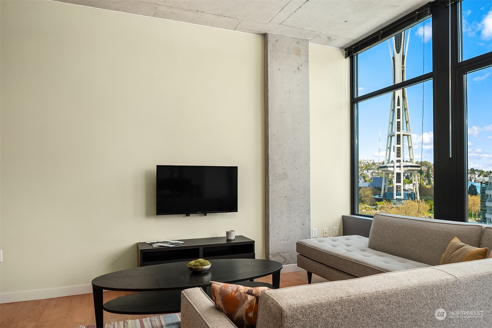 2720 3rd Avenue #905