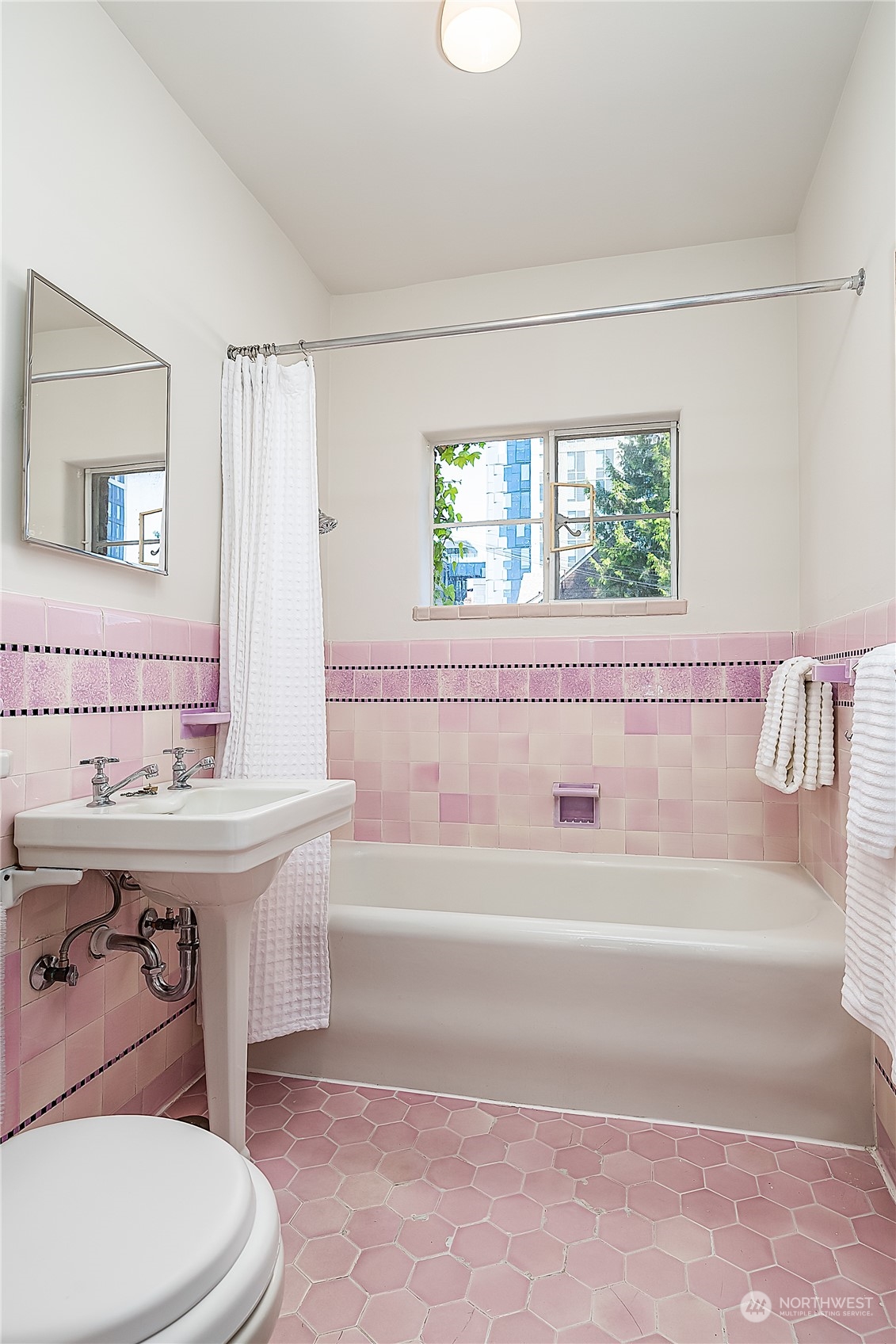 4204 11th Avenue NE #7