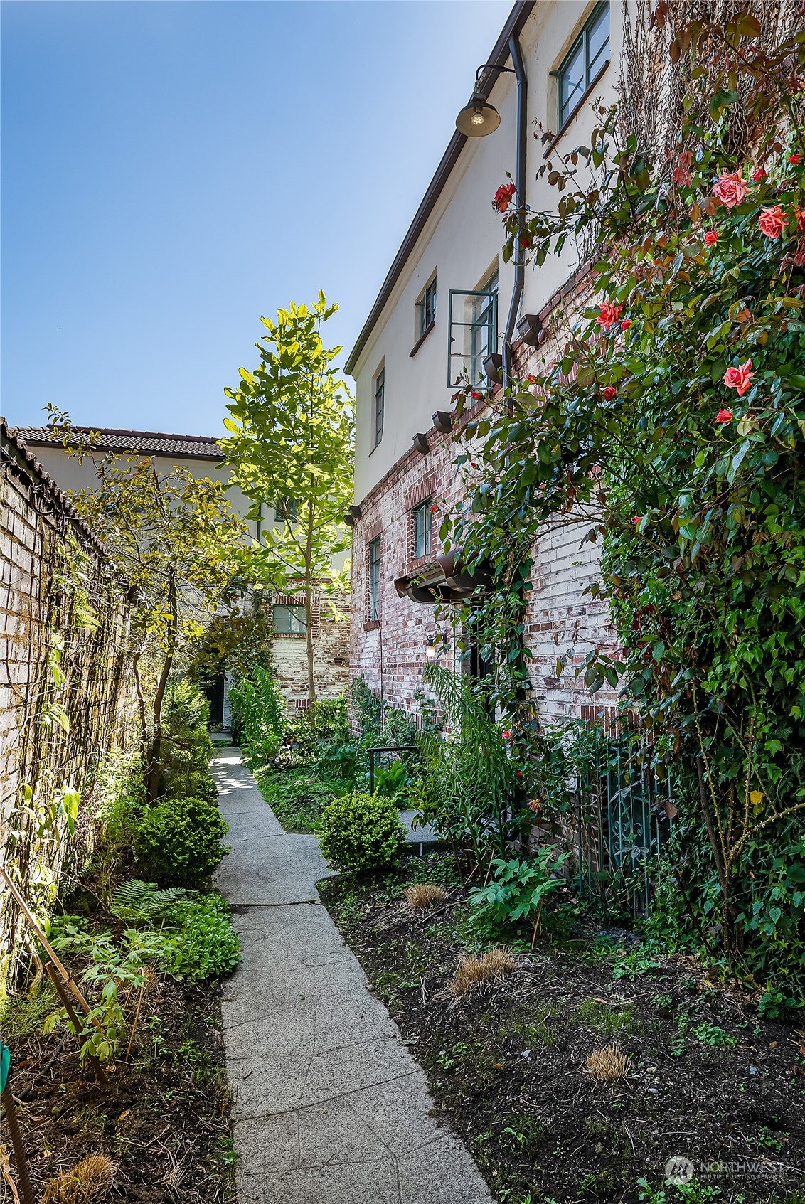 4204 11th Avenue NE #7