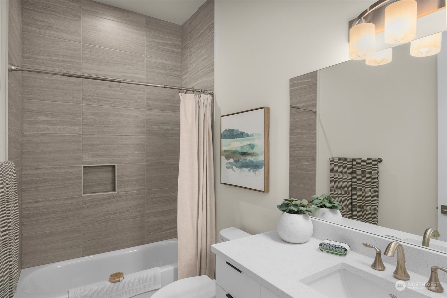 119 26th Avenue E Unit: B