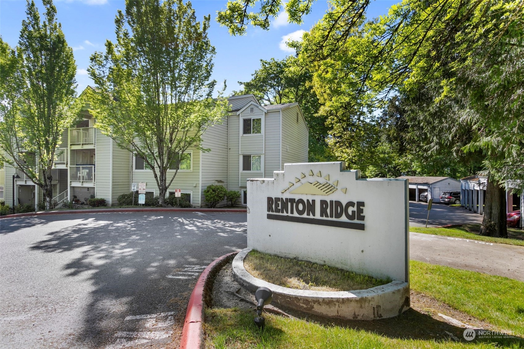 975 Aberdeen Avenue NE #F107