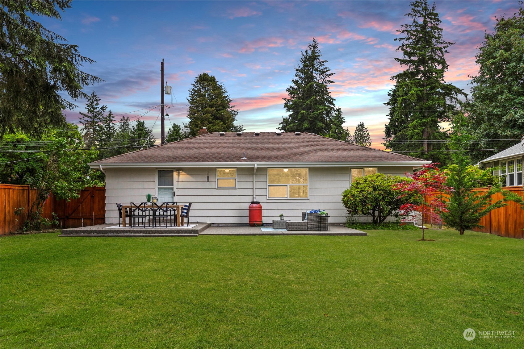 19526 Fremont Avenue N