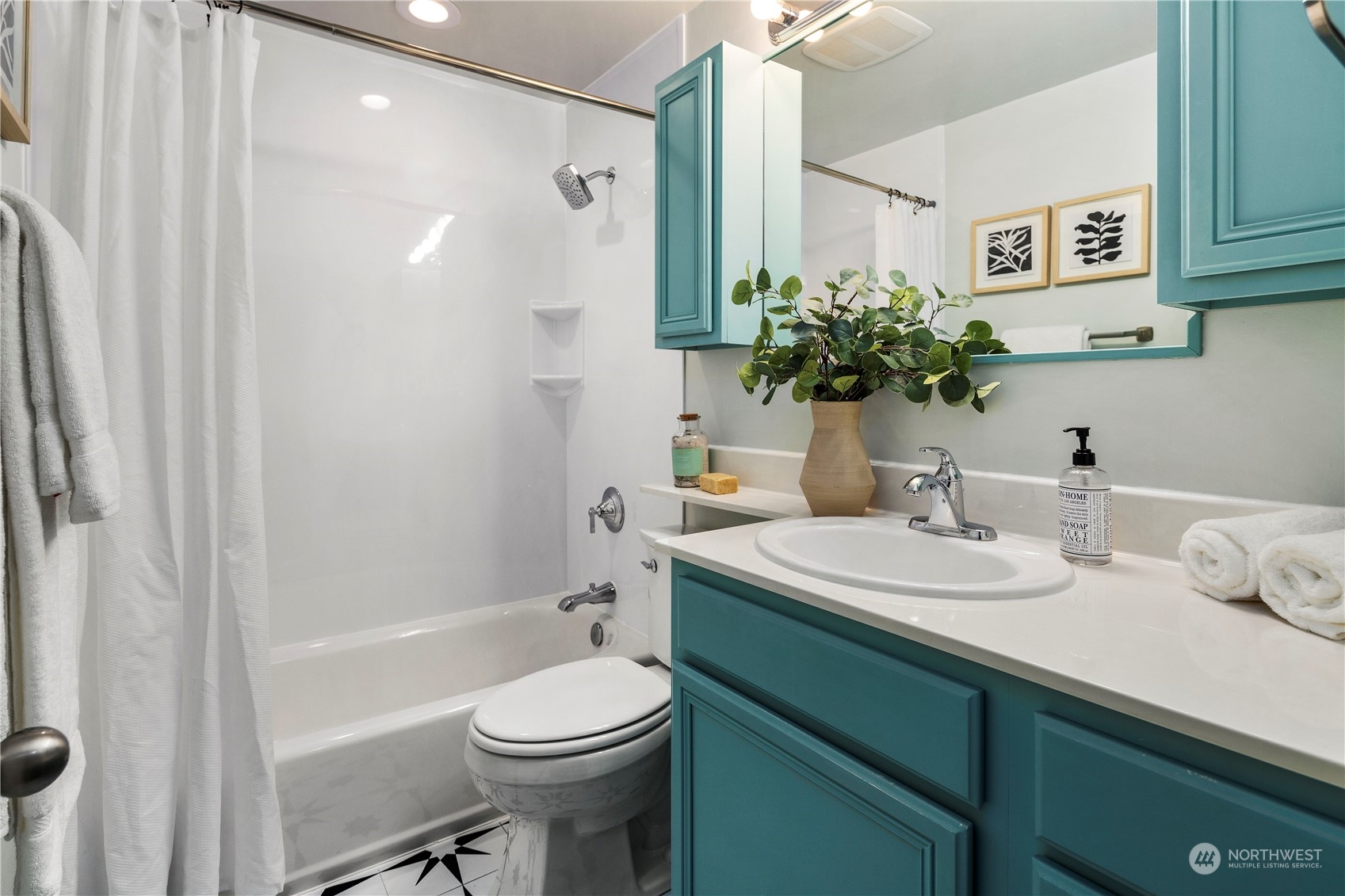 19526 Fremont Avenue N