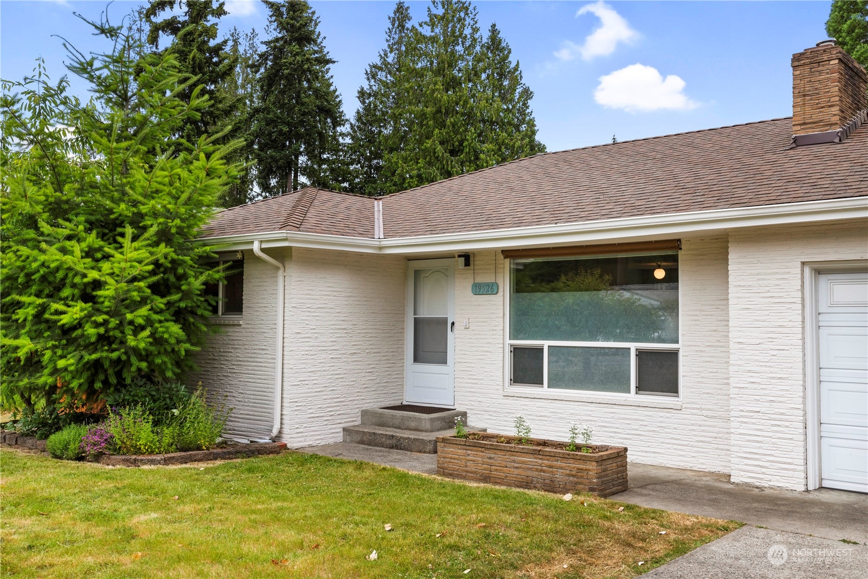 19526 Fremont Avenue N