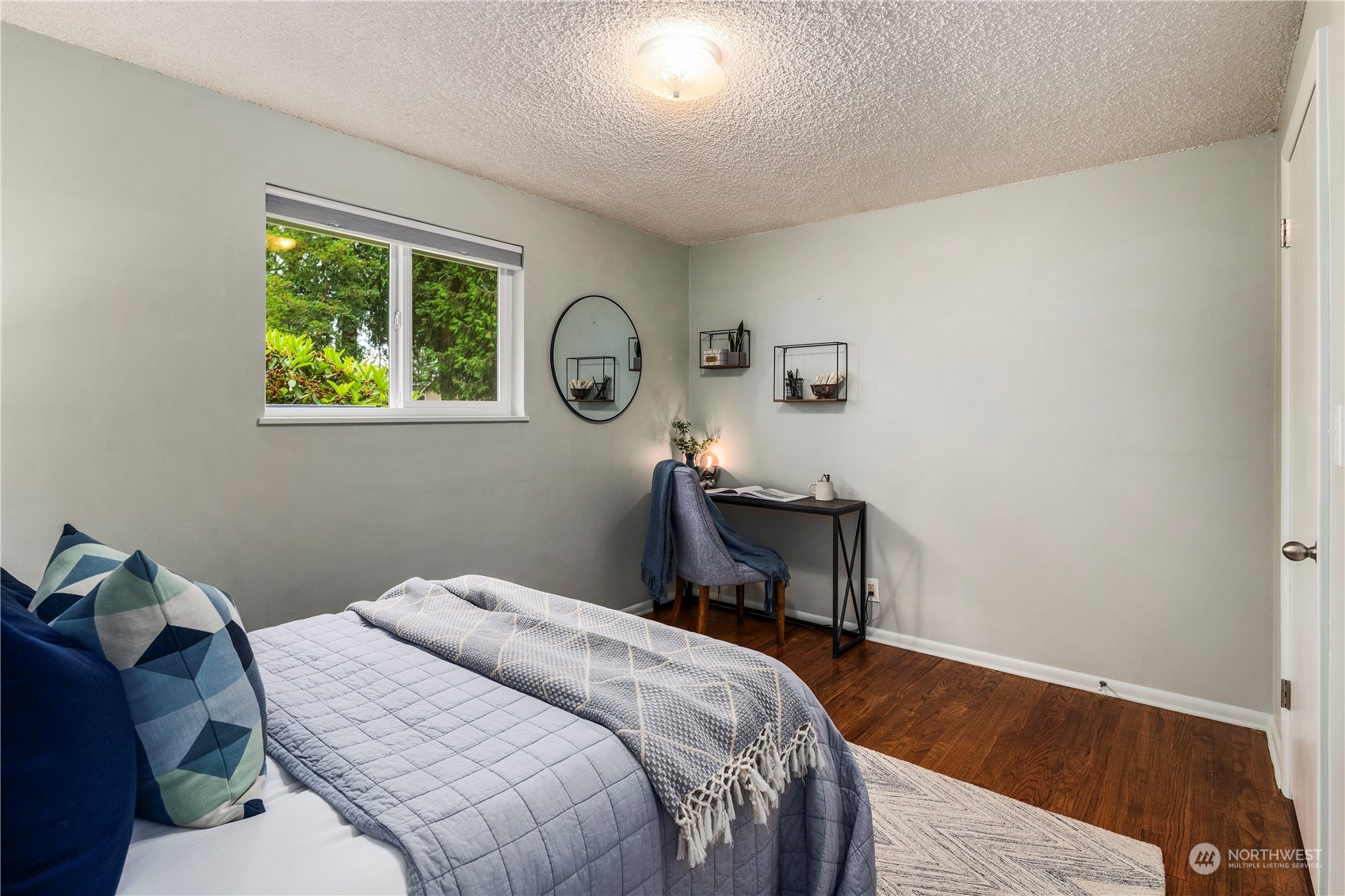 19526 Fremont Avenue N