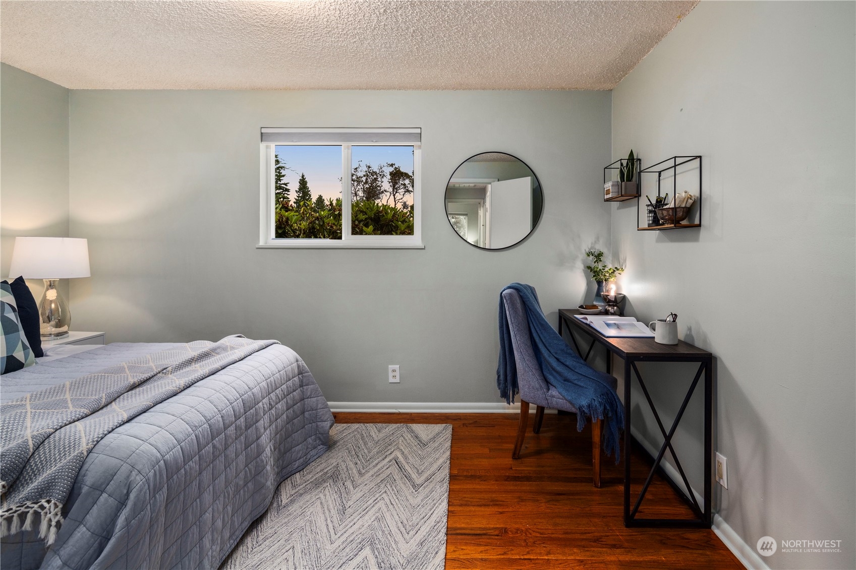 19526 Fremont Avenue N