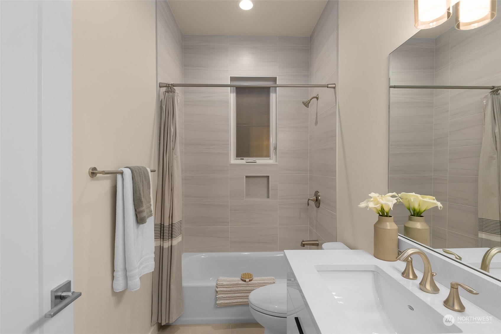 123 26th Avenue E Unit: A