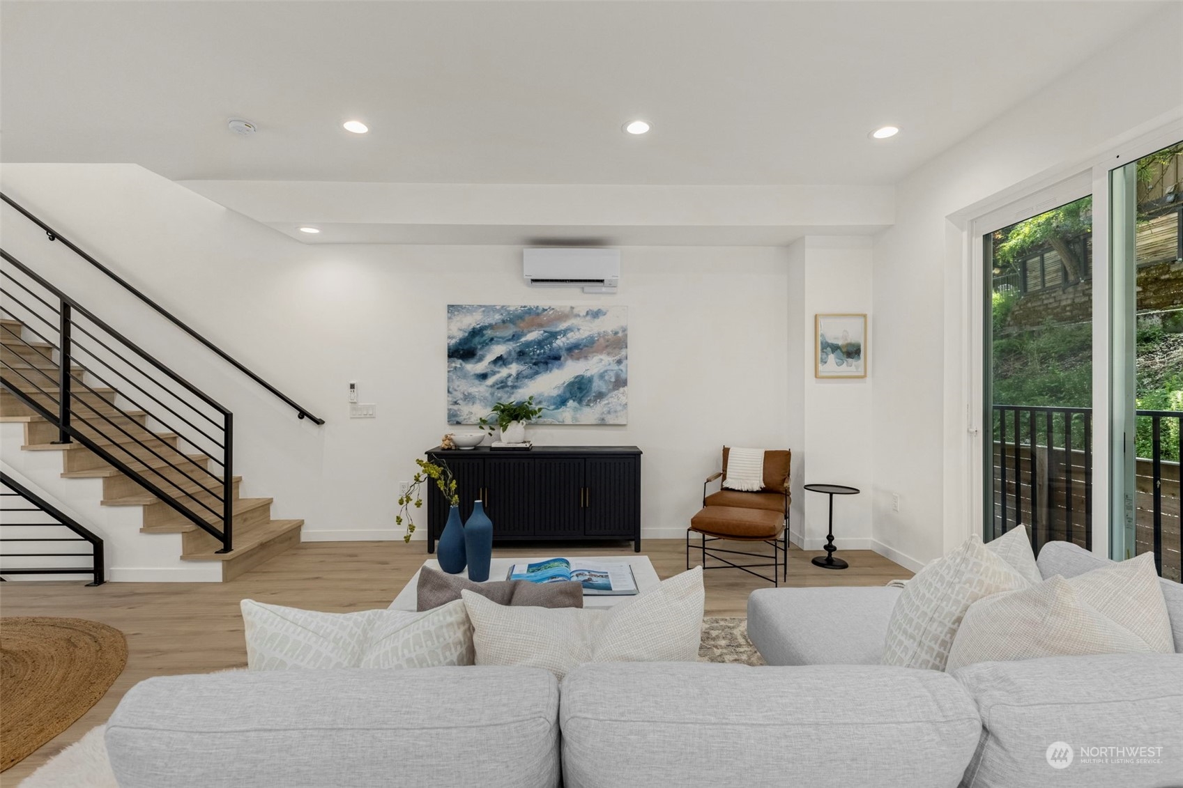 119 26th Avenue E Unit: D