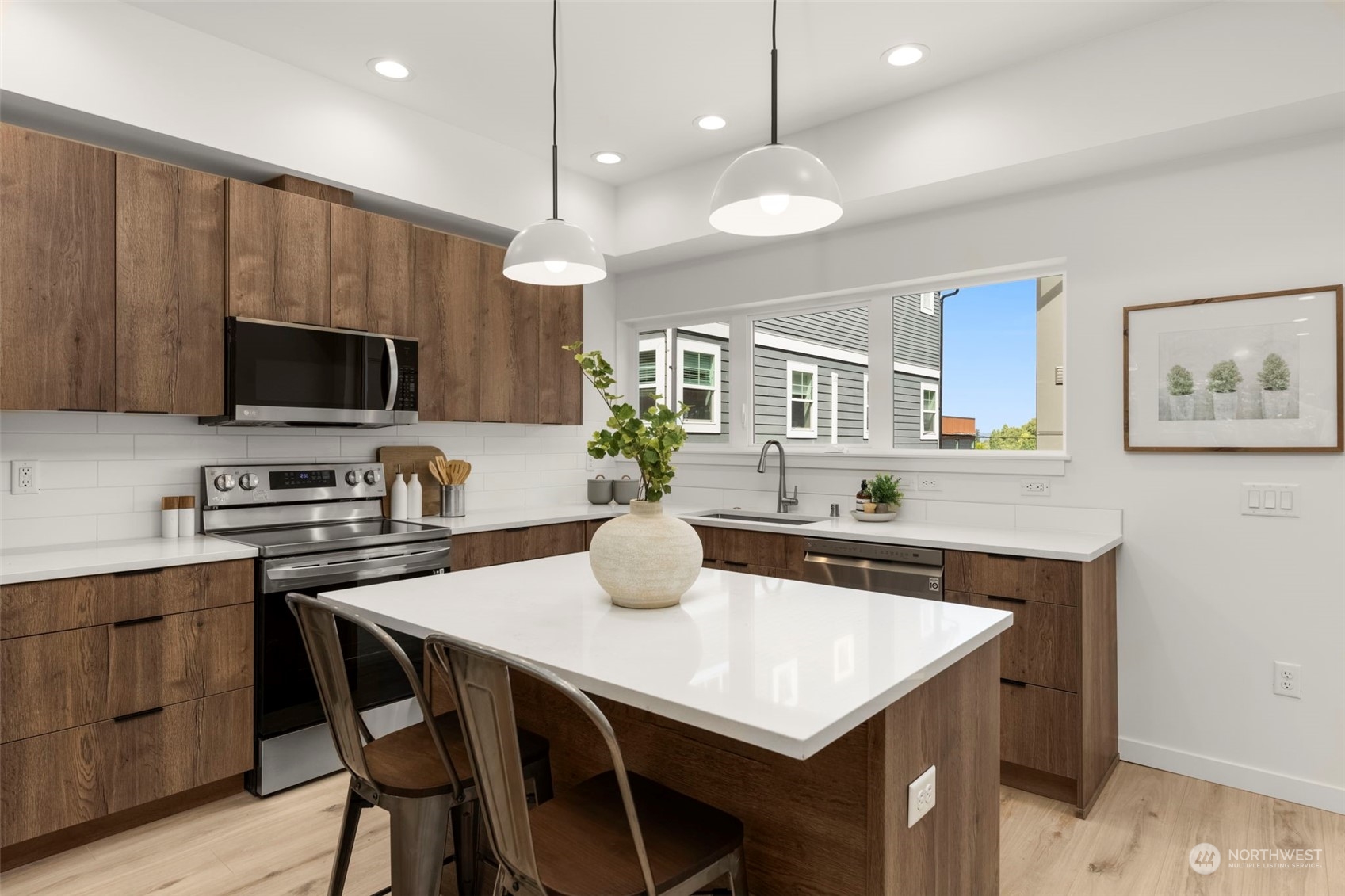 119 26th Avenue E Unit: D