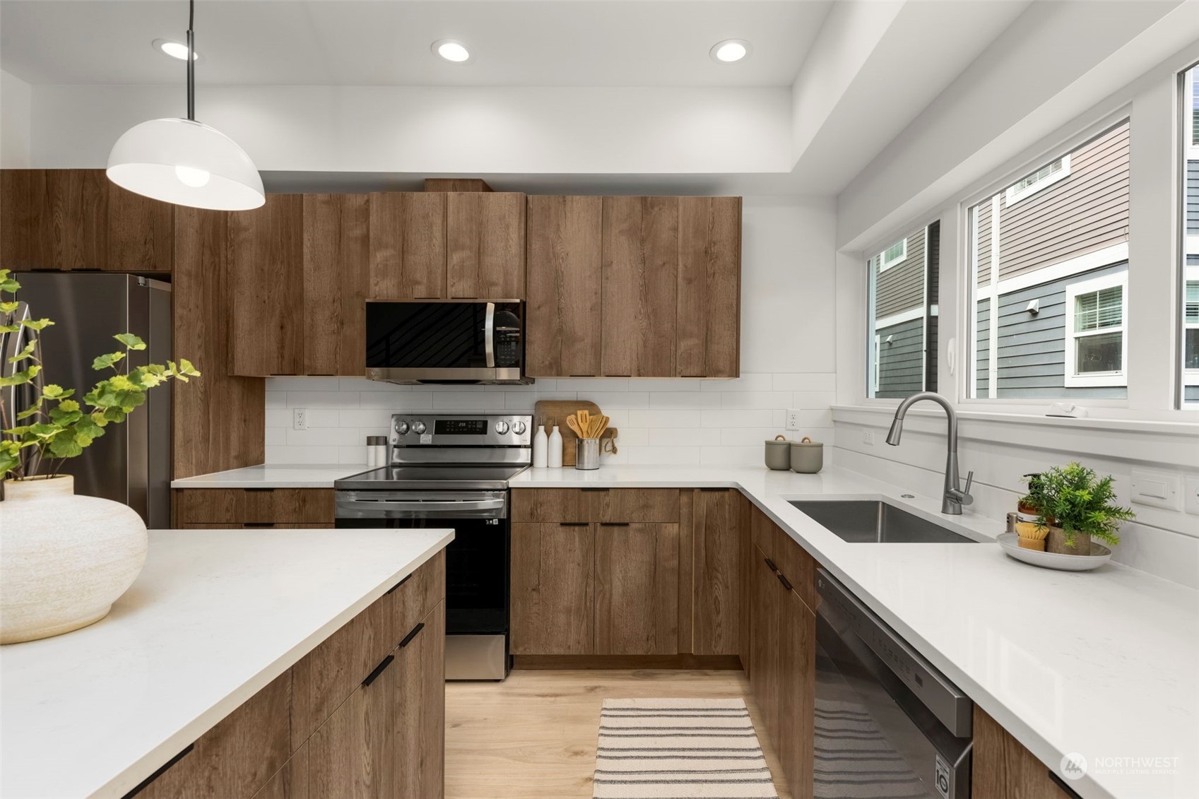 119 26th Avenue E Unit: D