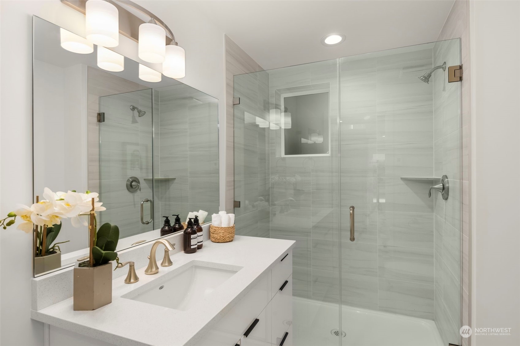 119 26th Avenue E Unit: D