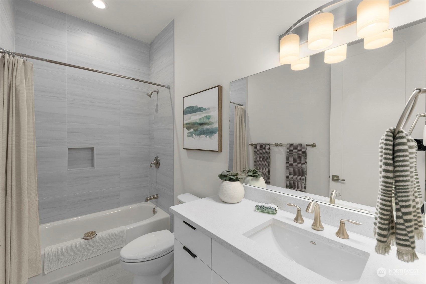 119 26th Avenue E Unit: D