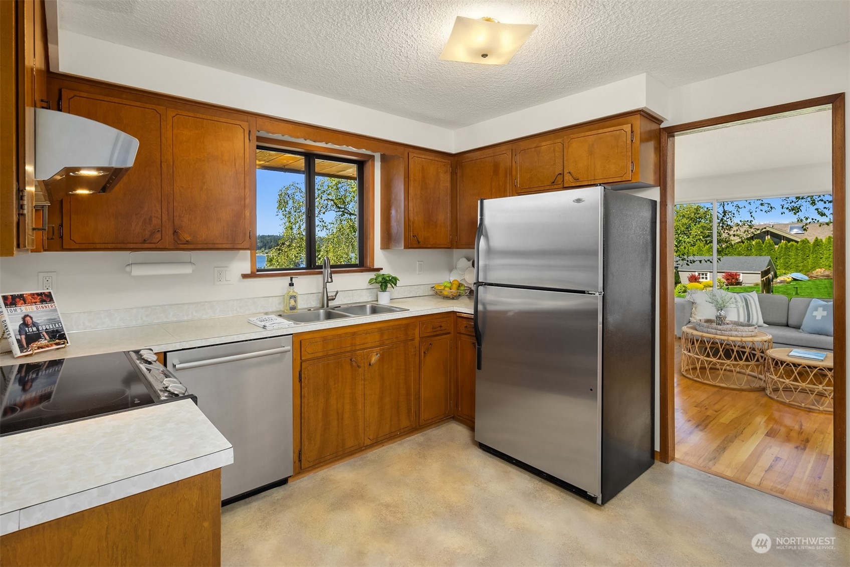 17278 Lemolo Shore Drive NE