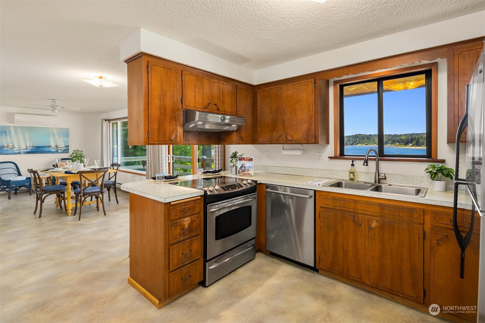 17278 Lemolo Shore Drive NE