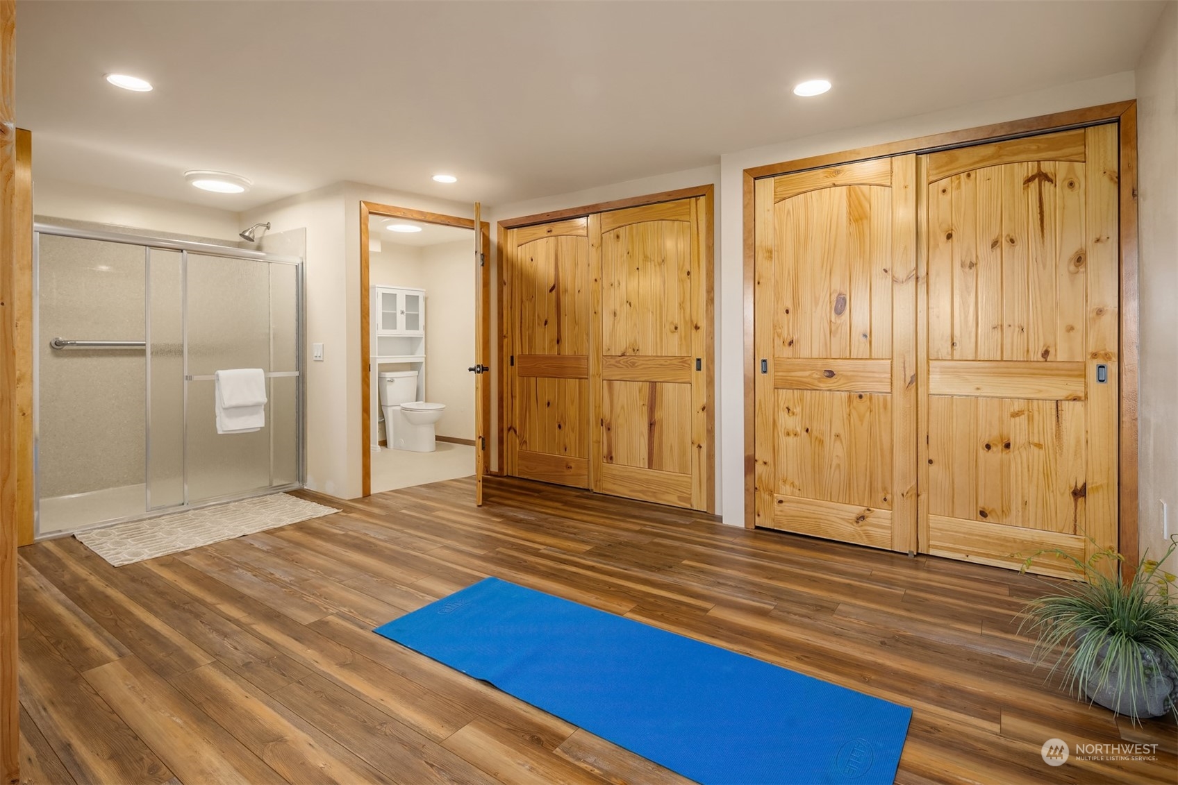 17278 Lemolo Shore Drive NE