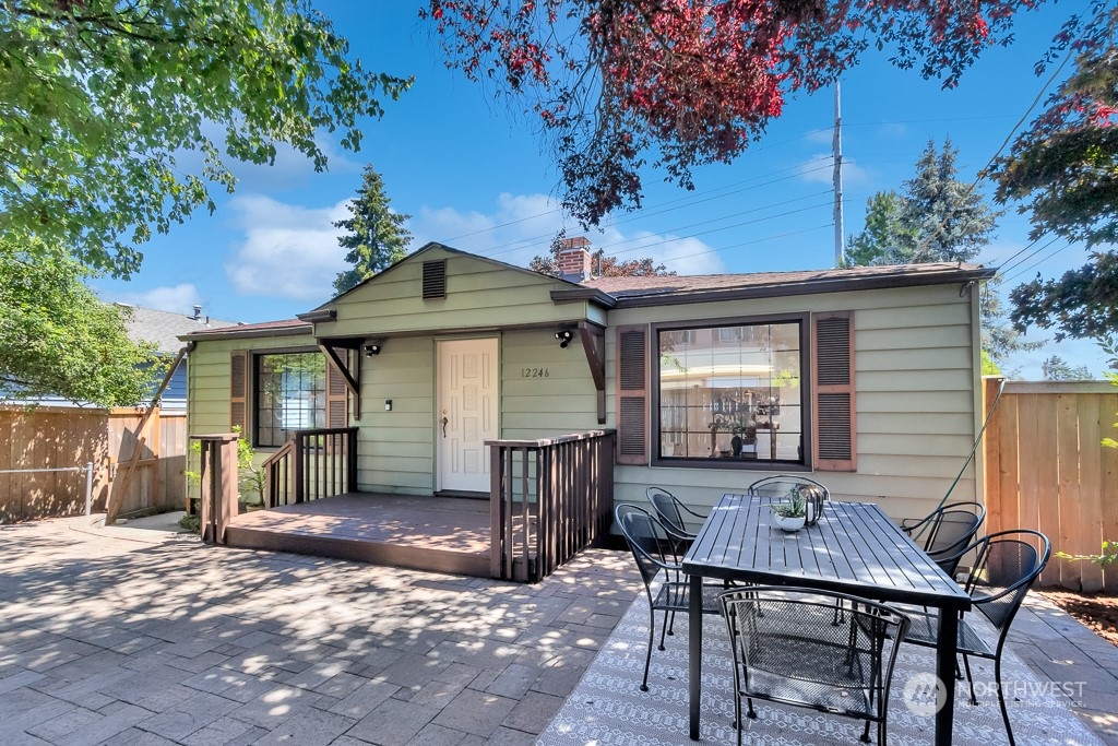 12246 N Park Avenue N, -8027