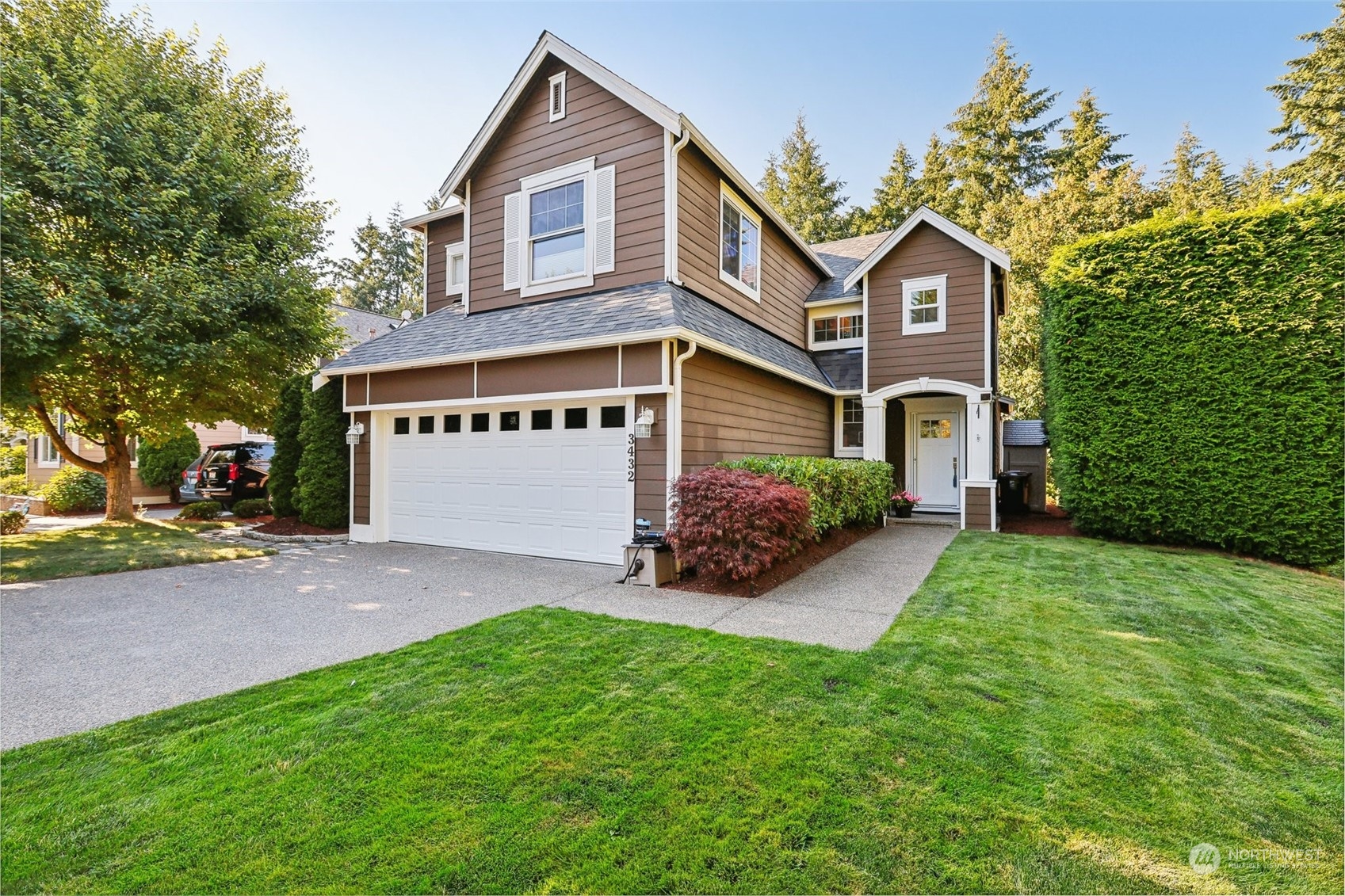 3432 Laurelwood Circle NE