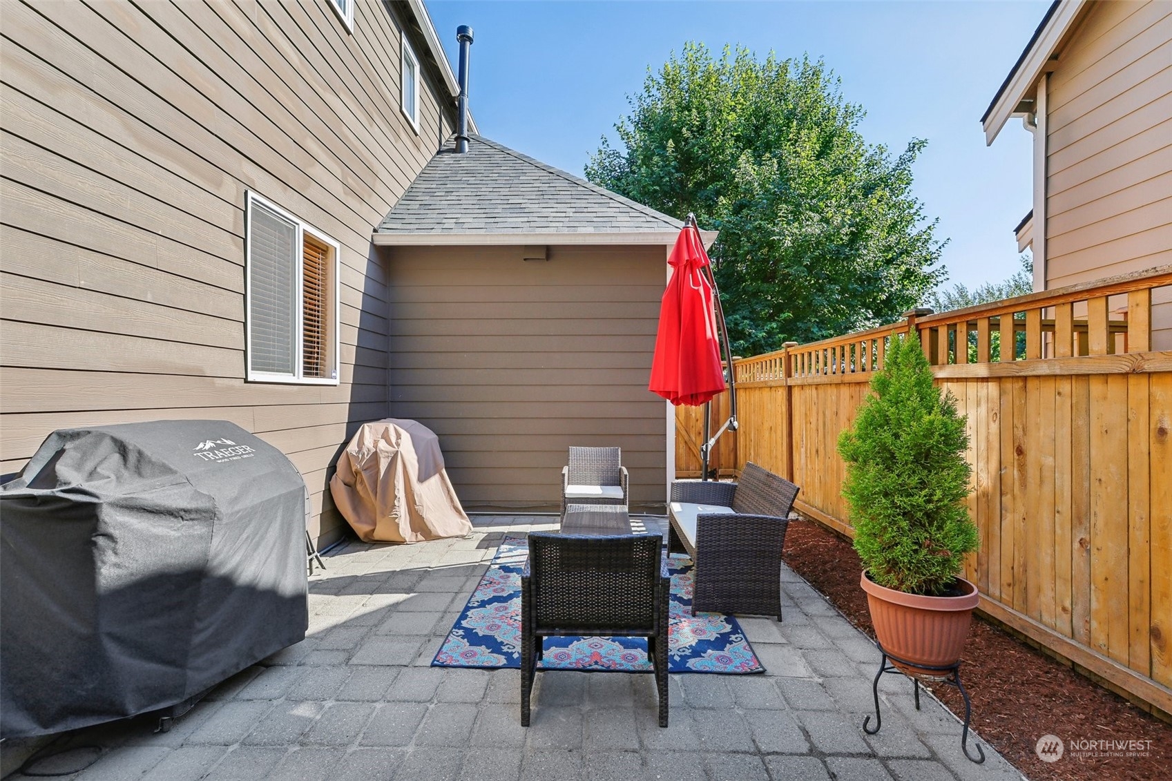 3432 Laurelwood Circle NE