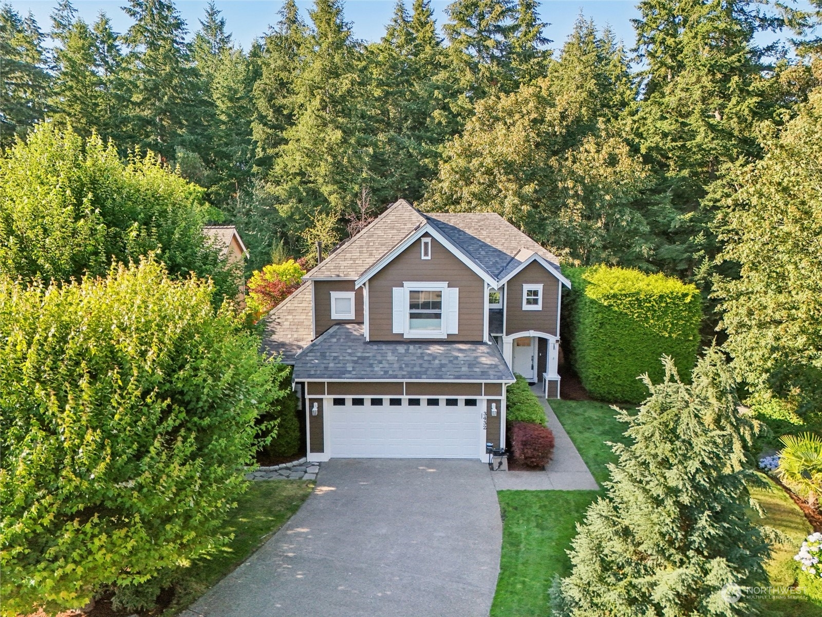 3432 Laurelwood Circle NE