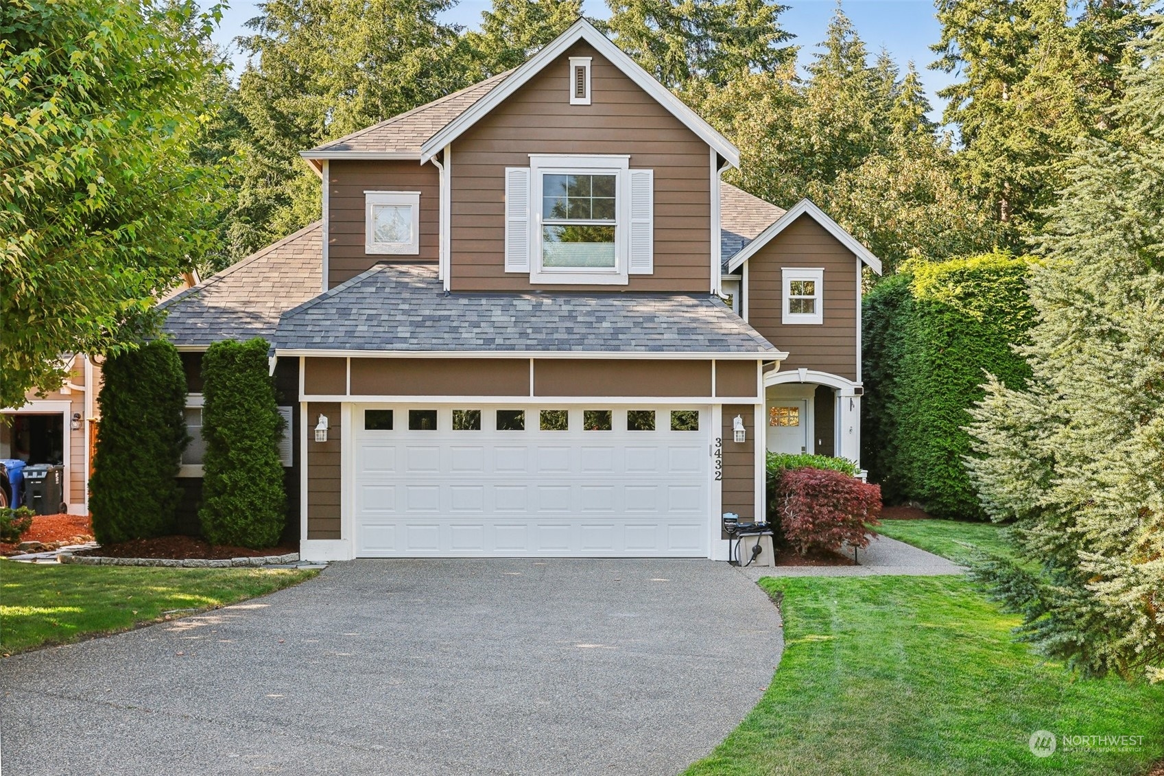 3432 Laurelwood Circle NE