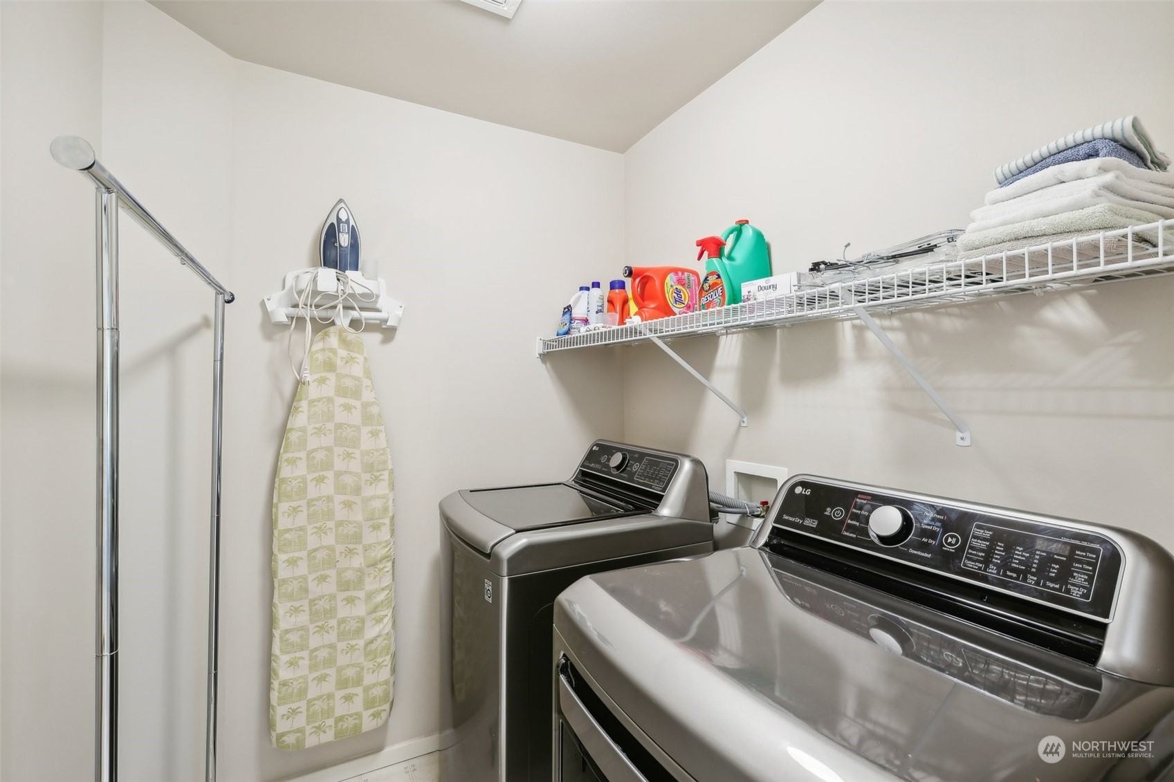 3432 Laurelwood Circle NE