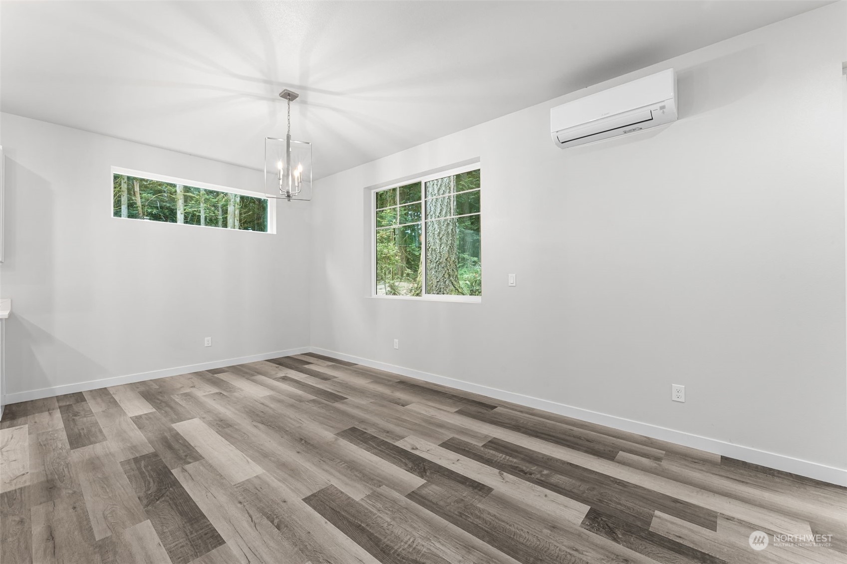 3042 Nevada Avenue E