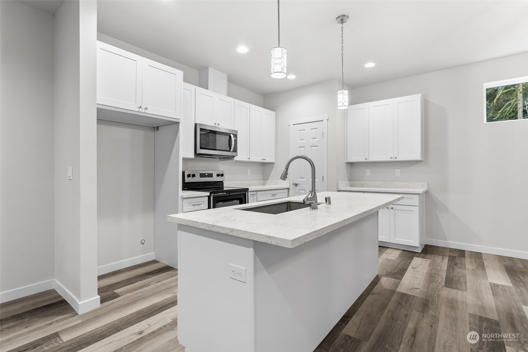 3042 Nevada Avenue E