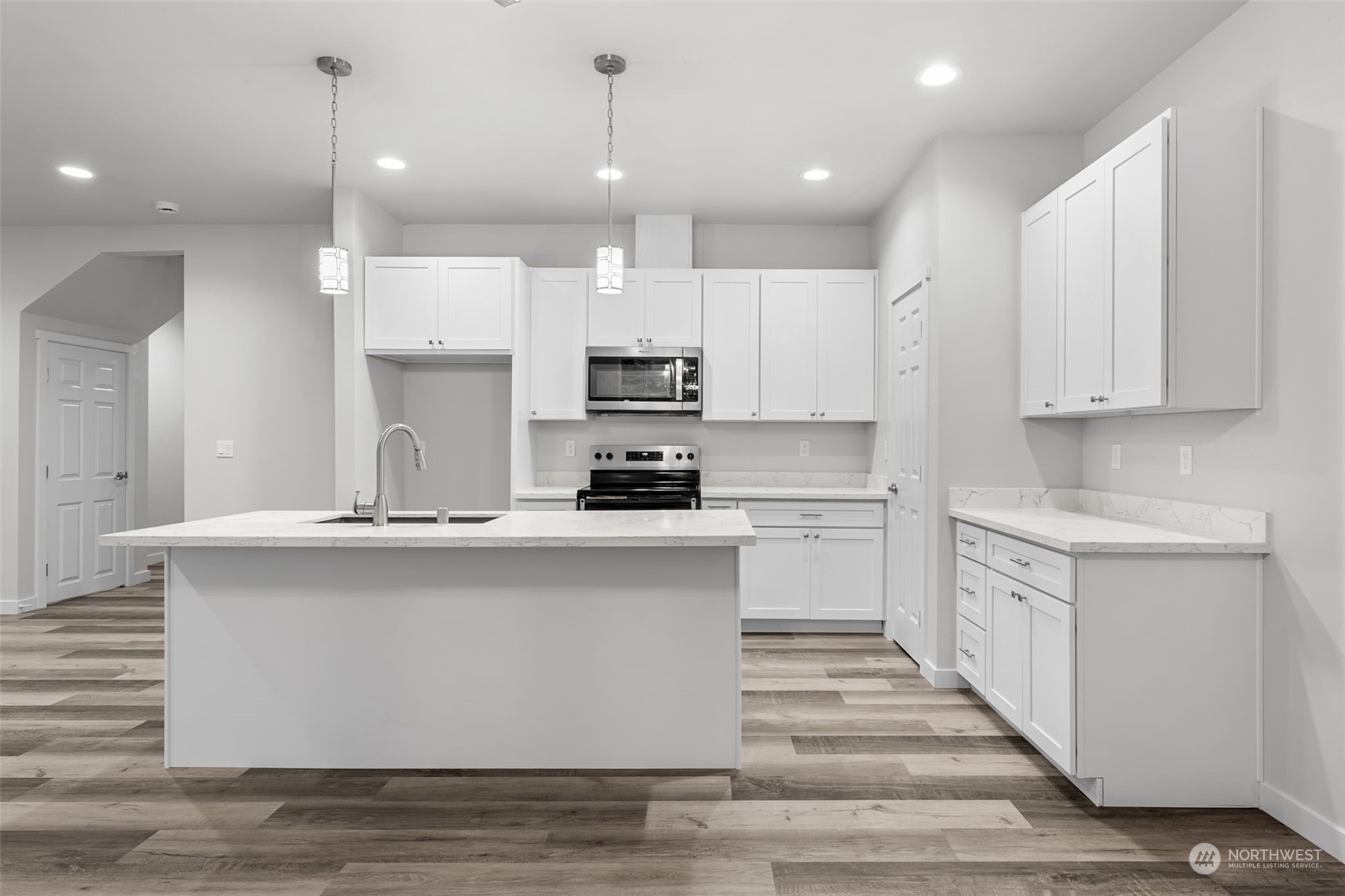 3042 Nevada Avenue E