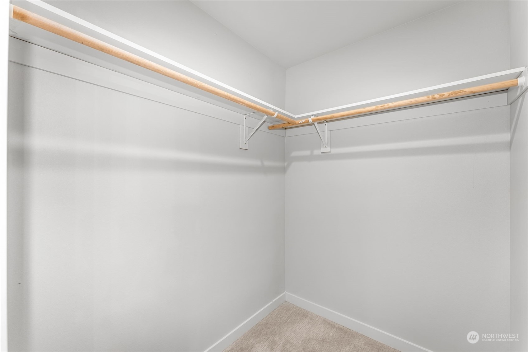 3042 Nevada Avenue E