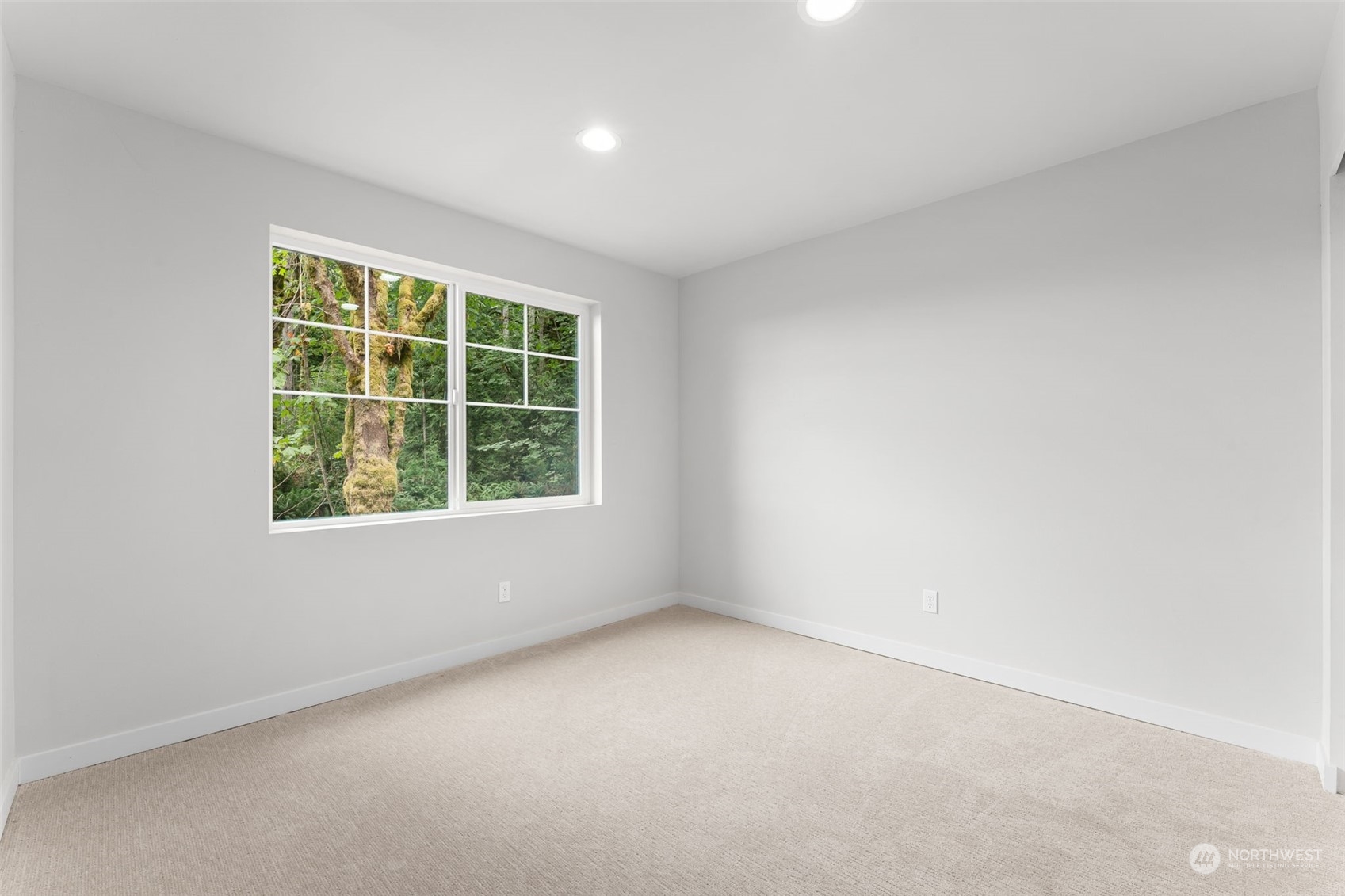 3042 Nevada Avenue E