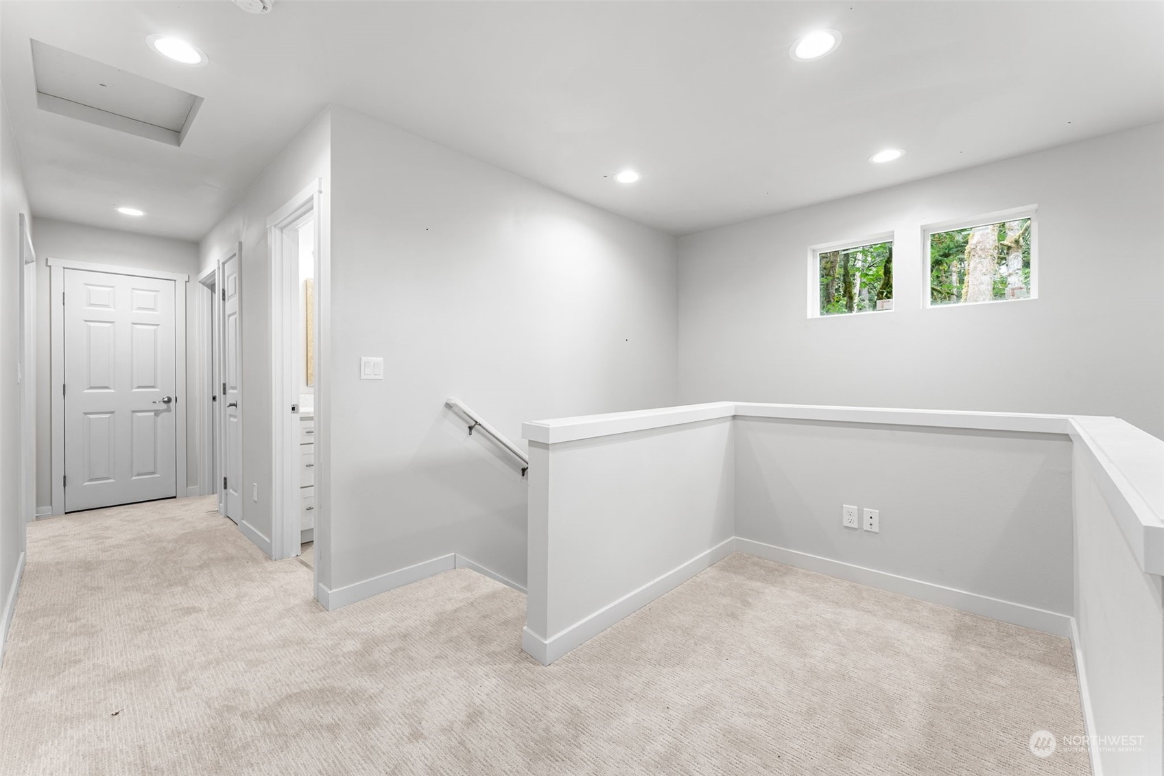 3042 Nevada Avenue E